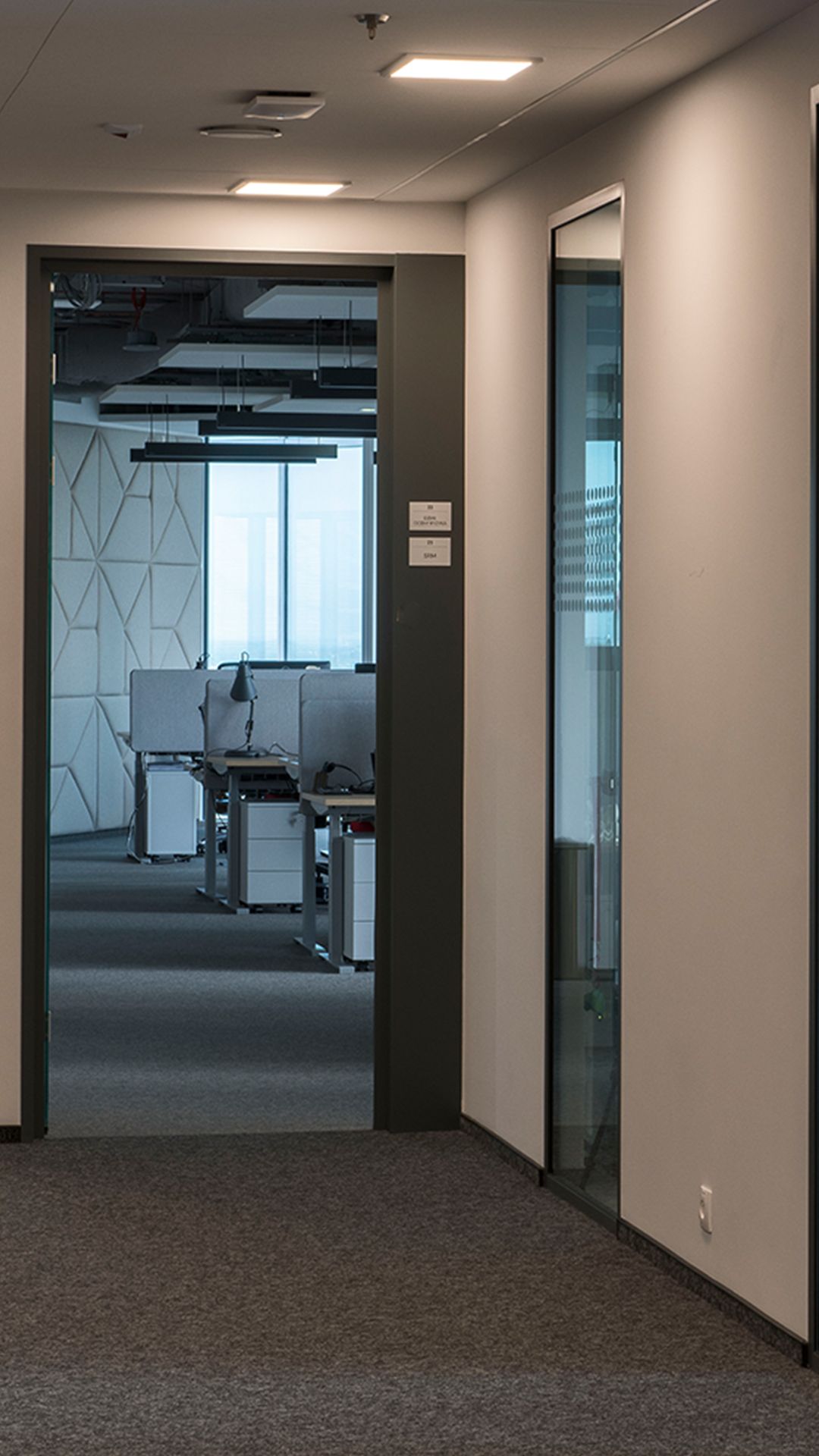 Kreativa - interior design of the Atradius office in Warsaw, corridor