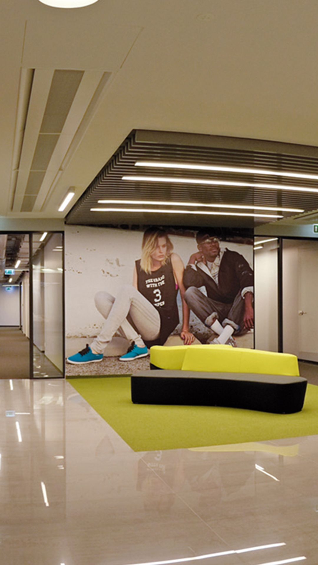 Kreativa implementation of the interior finishing project in Adidas, w Rydze i Warszawie